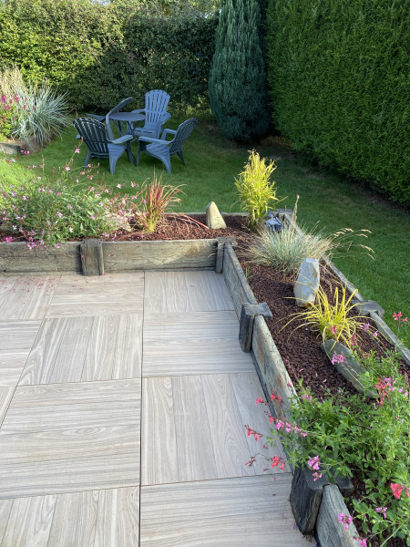 Terrasse sur plots et jardinière à ALIZAY